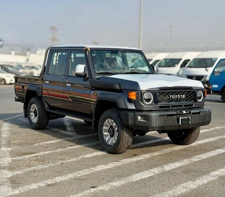 Toyota Land Cruiser 70 2026, photo 2 of 4