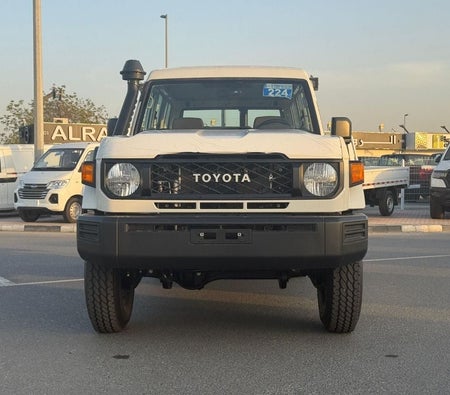 Toyota Land Cruiser 70 2026, photo 2 of 4