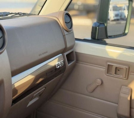 Toyota Land Cruiser 70 2026, photo 4 of 4