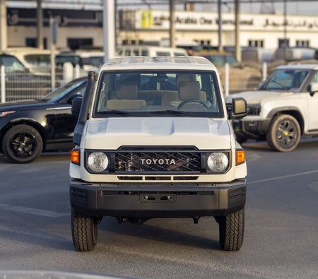 Toyota Land Cruiser 70 2026, photo 2 of 4
