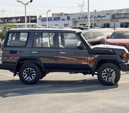 Toyota Land Cruiser 70 2026, photo 4 of 4