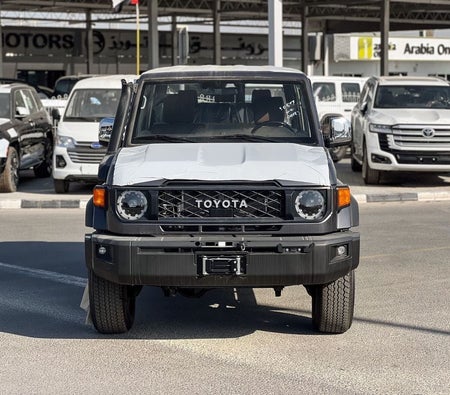 Toyota Land Cruiser 70 2026, photo 2 of 4