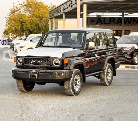 Toyota Land Cruiser 70 2026, photo 3 of 4