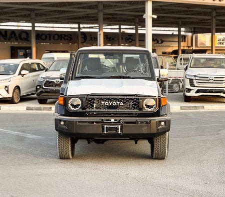 Toyota Land Cruiser 70 2026, photo 2 of 4