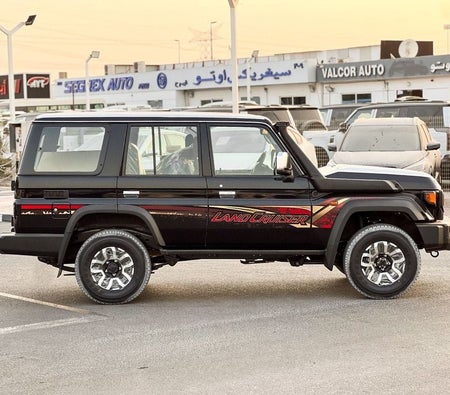 Toyota Land Cruiser 70 2026, photo 4 of 4
