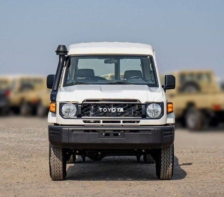 Toyota Land Cruiser 70 2026, photo 3 of 4