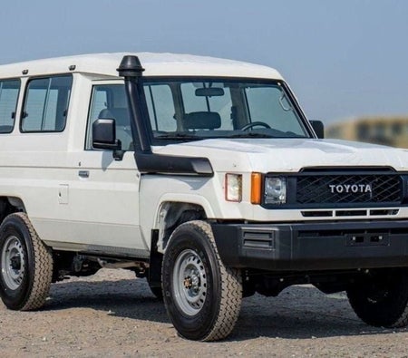 Toyota Land Cruiser 70 2026, photo 2 of 4