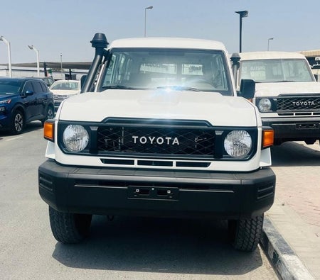 Toyota Land Cruiser 70  2026, photo 2 of 4