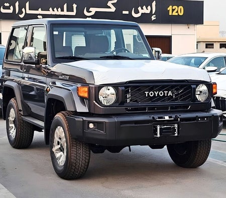 Серый Toyota Land Cruiser 70 2026 Серый Toyota Land Cruiser 70 2026