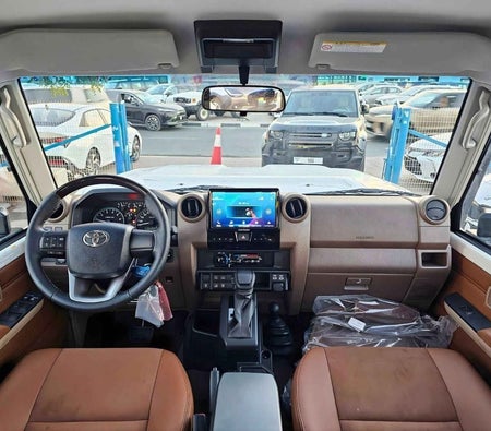 Bianca Toyota Land Cruiser 70 2026