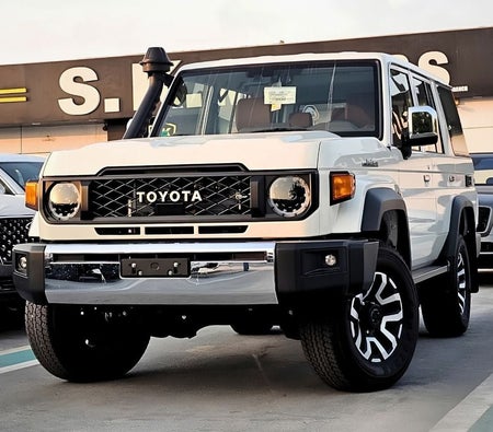 Weiß Toyota Land Cruiser 70 2026 Weiß Toyota Land Cruiser 70 2026