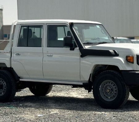 Toyota Land Cruiser Pickup 2025, photo 2 of 4