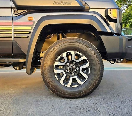 Grigio Toyota Land Cruiser Pickup 2025 Grigio Toyota Land Cruiser Pickup 2025