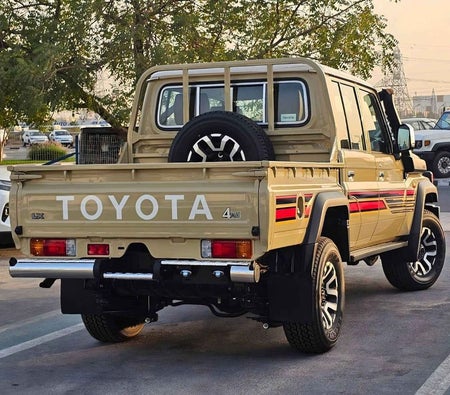 Beige Toyota Land Cruiser Pickup 2025 Beige Toyota Land Cruiser Pickup 2025