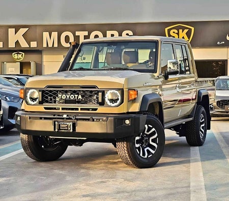 Beige Toyota Land Cruiser Pickup 2025 Beige Toyota Land Cruiser Pickup 2025