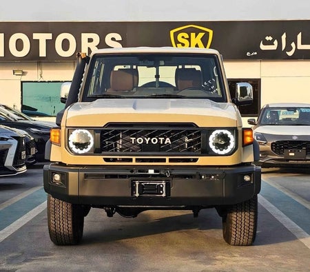 Beige Toyota Land Cruiser Pickup 2025 Beige Toyota Land Cruiser Pickup 2025