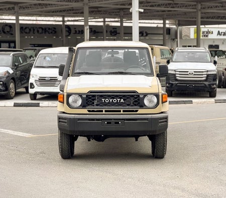 Toyota Land Cruiser Pickup 2026, photo 2 of 4