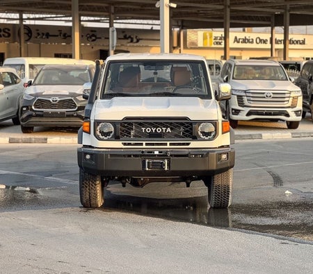 Toyota Land Cruiser Pickup 2026, photo 2 of 4