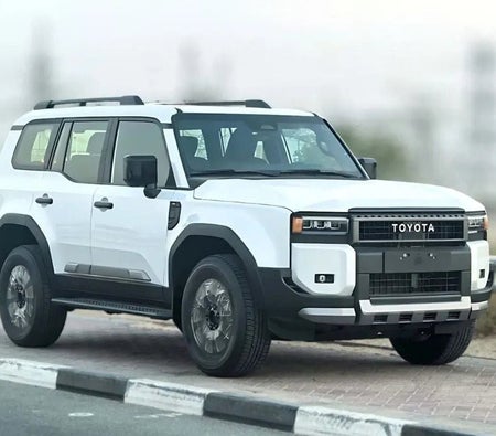 Weiß Toyota Prado 2025