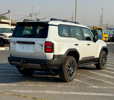 wit Toyota Prado 2025