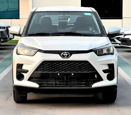 Bianca Toyota Raize 2026