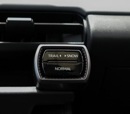 Белый Toyota RAV4 2026
