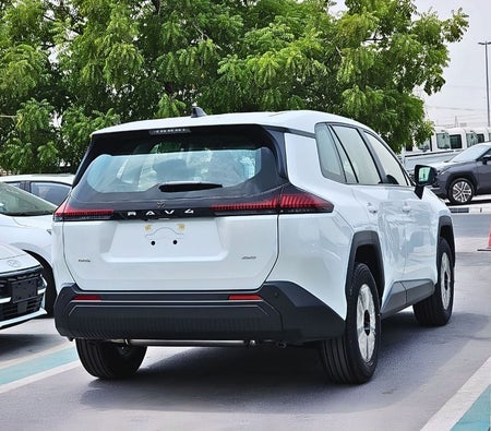 Белый Toyota RAV4 2026