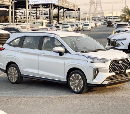 Toyota Veloz 2026, photo 3 of 4