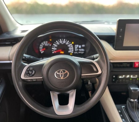 Blanc Toyota Yaris 2023