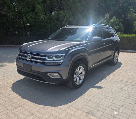 Серый Volkswagen Teramont 2019 год Серый Volkswagen Teramont 2019 год