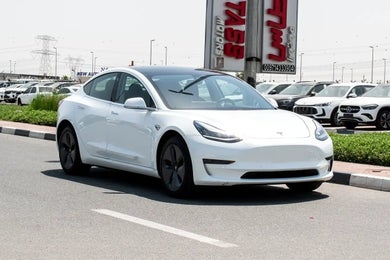 ミ 様 Dubai'de Satılık İkinci El Tesla Otomobiller | OneClickDrive
