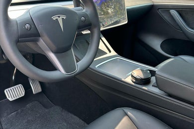 Dubai'de Tesla Kiralama | OneClickDrive