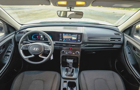 Rent Hyundai Creta 5 Seater 2026, photo 3 of 4