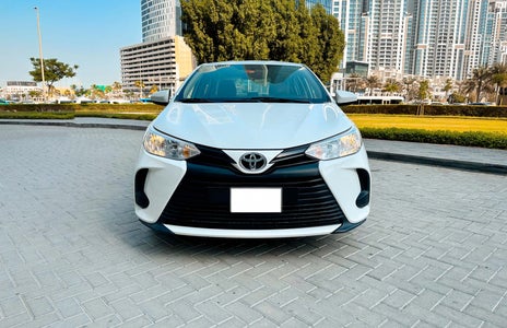 Rent Toyota Yaris 2023, photo 4 of 4