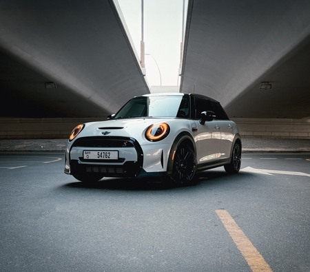 Iconic Cars, Iconic Thrills