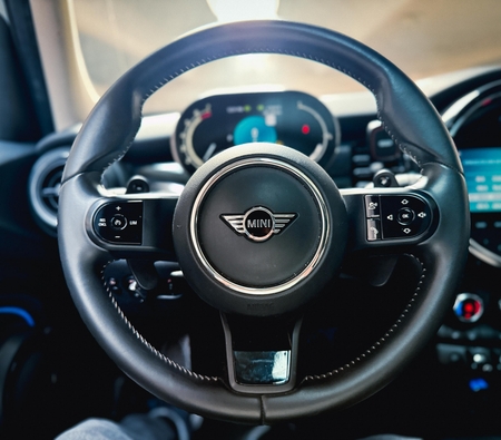 Iconic Cars, Iconic Thrills