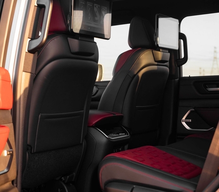 Iconic SUV, Platinum Prestige