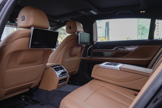 BMW 730LI 4