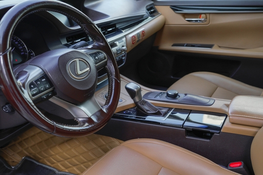 Lexus ES350 4
