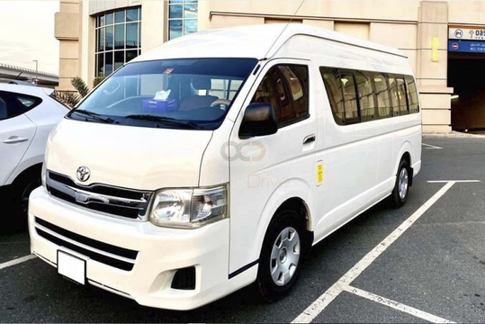 Toyota Hiace (14 pax) 1
