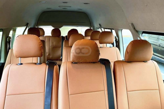 Toyota Hiace (14 pax) 3