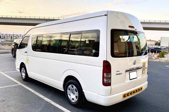 Toyota Hiace (14 pax) 5