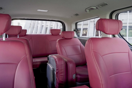Hyundai H1 (11 pax) 4