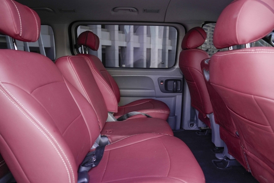 Hyundai H1 (11 pax) 5