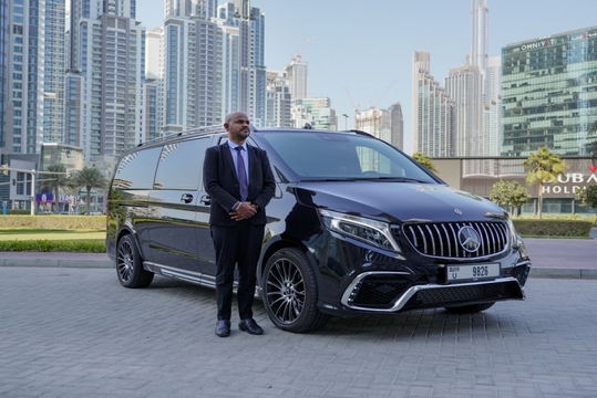 Mercedes Benz V class 2022 (Premium with 2 LCDs) 1