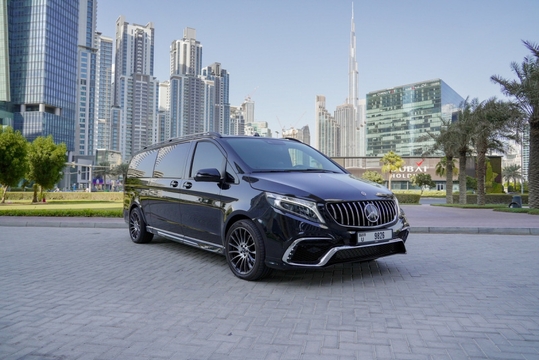 Mercedes Benz V class 2022 (Premium with 2 LCDs) 2