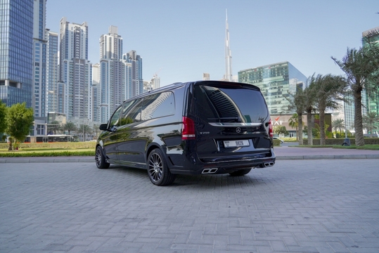 Mercedes Benz V class 2022 (Premium with 2 LCDs) 6