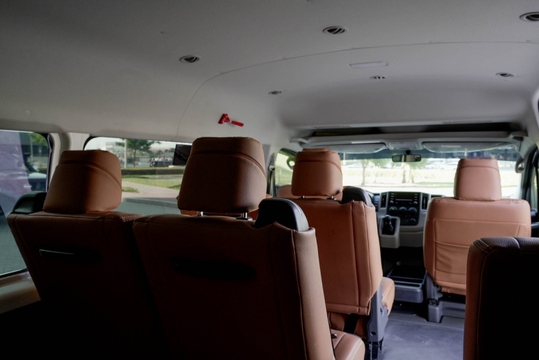 Toyota Hiace 11 Personen 2022 5