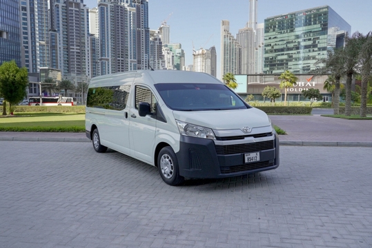 Toyota Hiace 11 Personen 2022 1