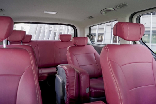 Hyundai H1 (11 pax) 4